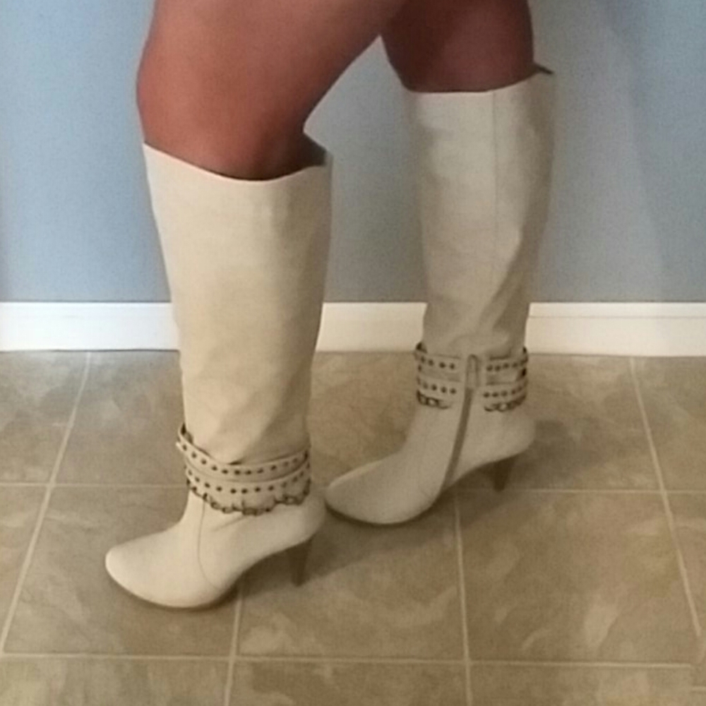 Ladies knee high boots